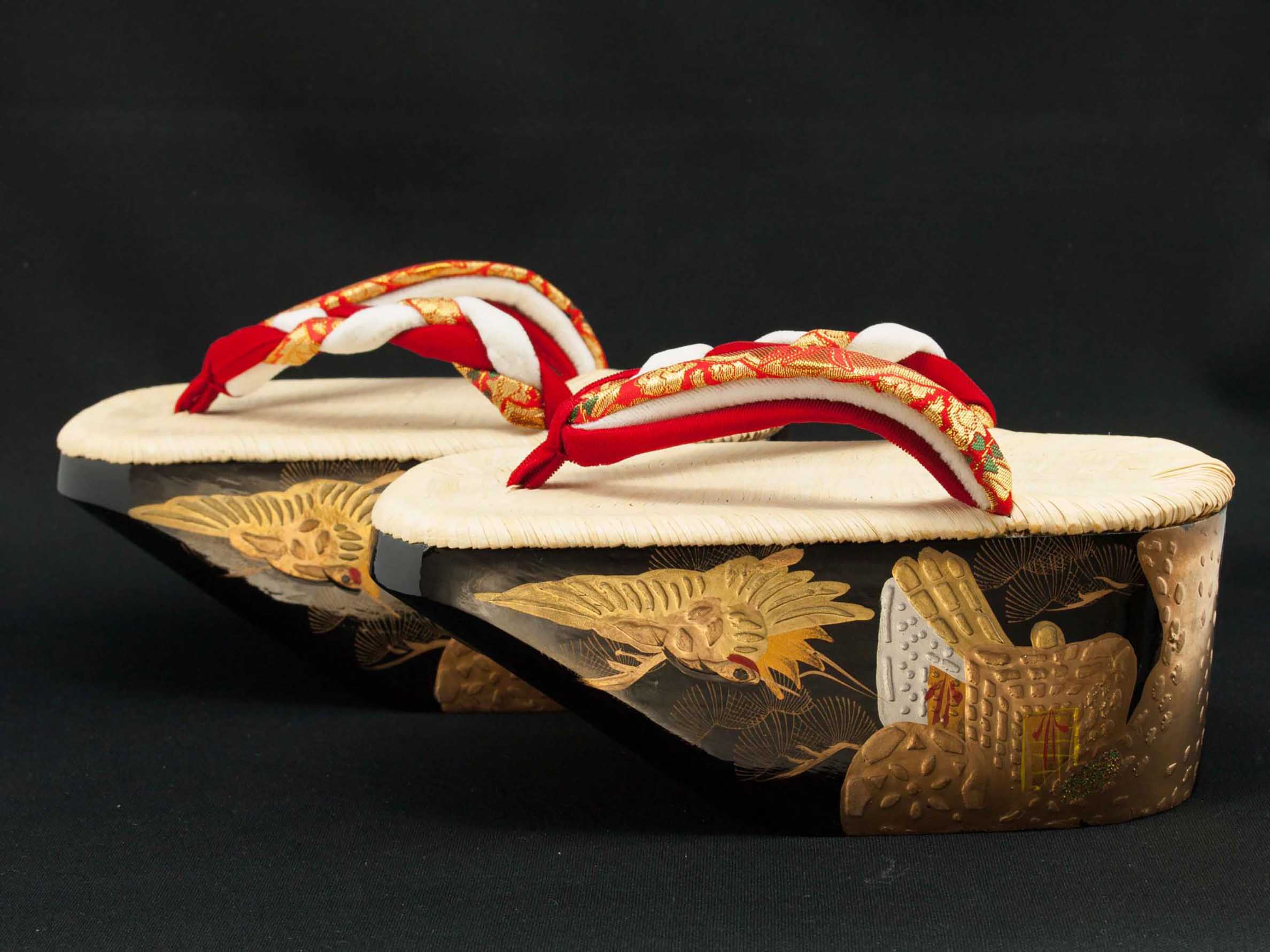 Geta - Wooden clogs made of local trees by traditional craftsmanship in Hita city
