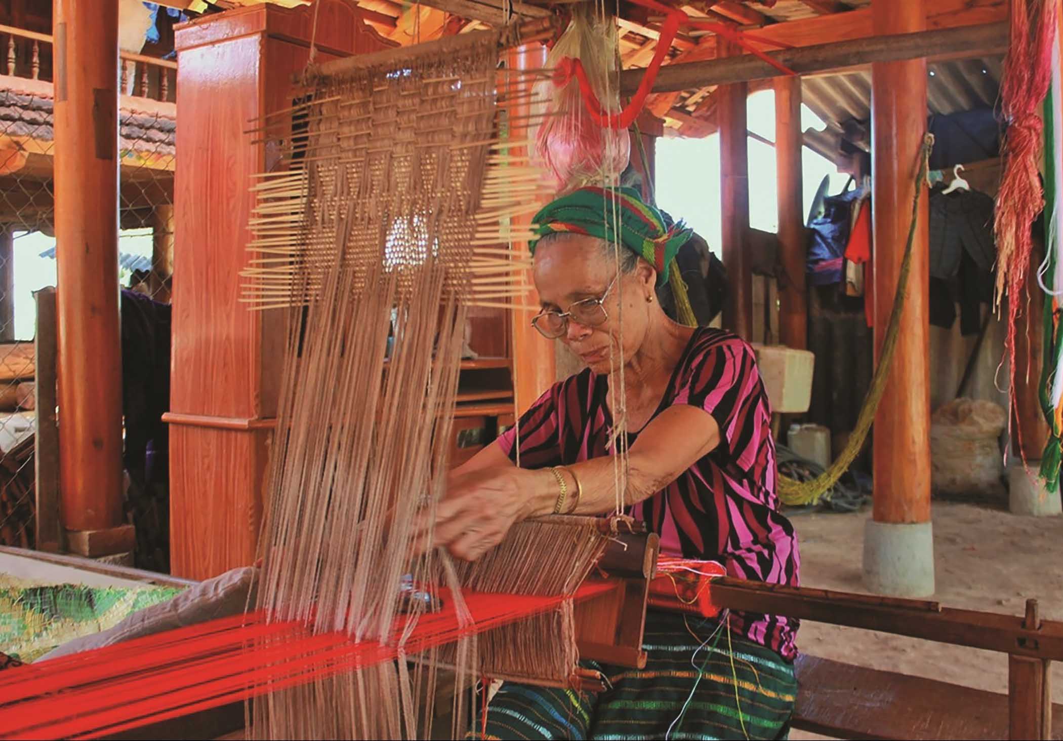 Beautiful textiles in Hoa Tien village